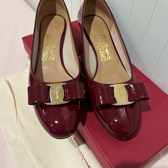 Salvatore Ferragamo Burgundy Patent Leather Heels Claret - Picture 2 of 16